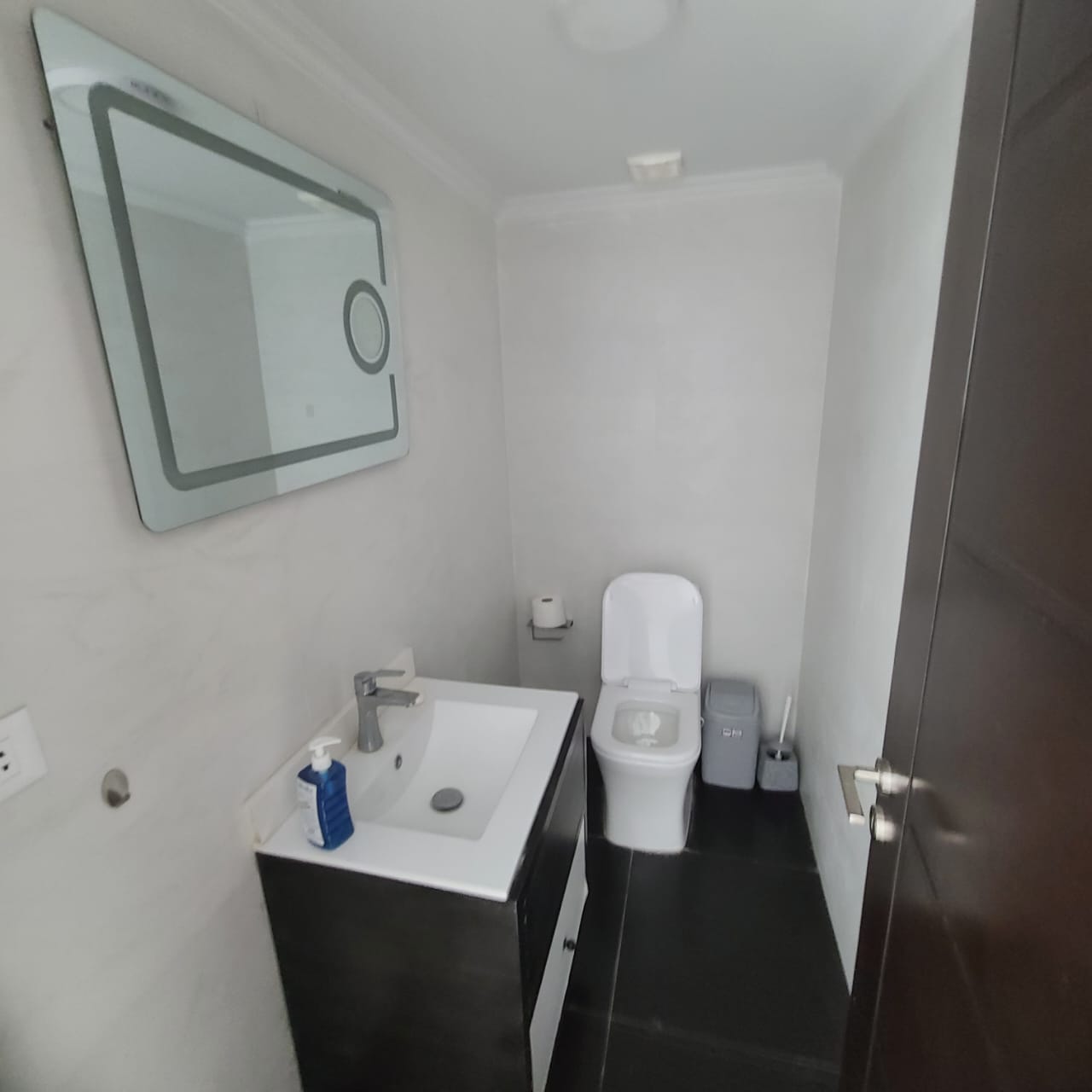 Apartment for rent in Amchit- شقة للإيجار في عمشيت