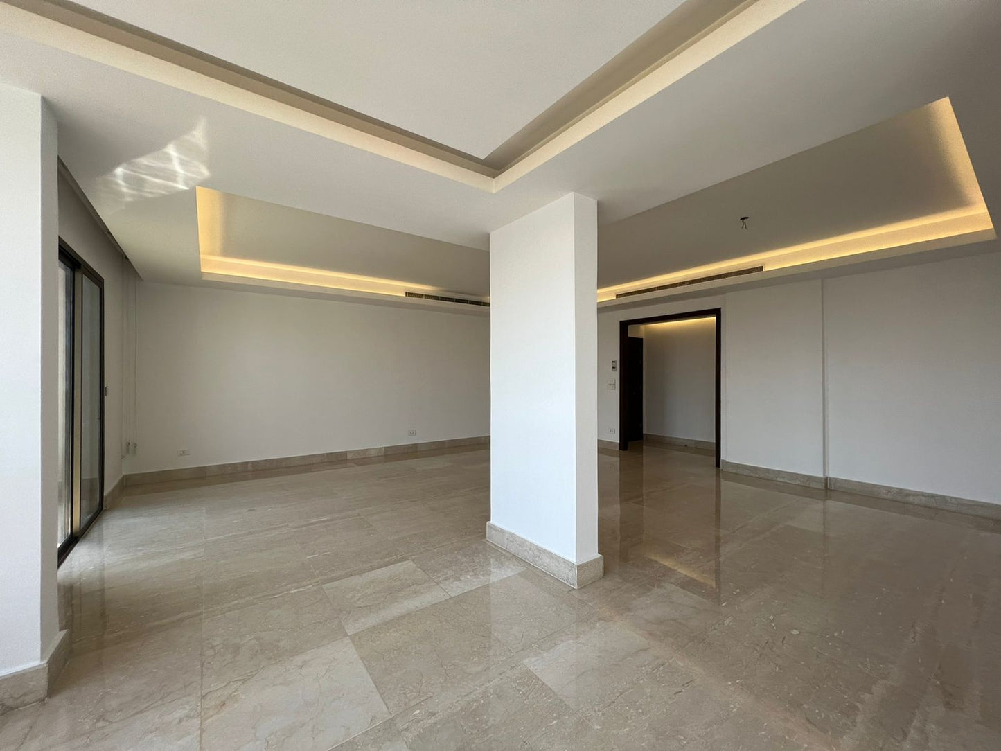 Apartment for sale in Achrafiyeh - شقة للبيع في الأشرفية