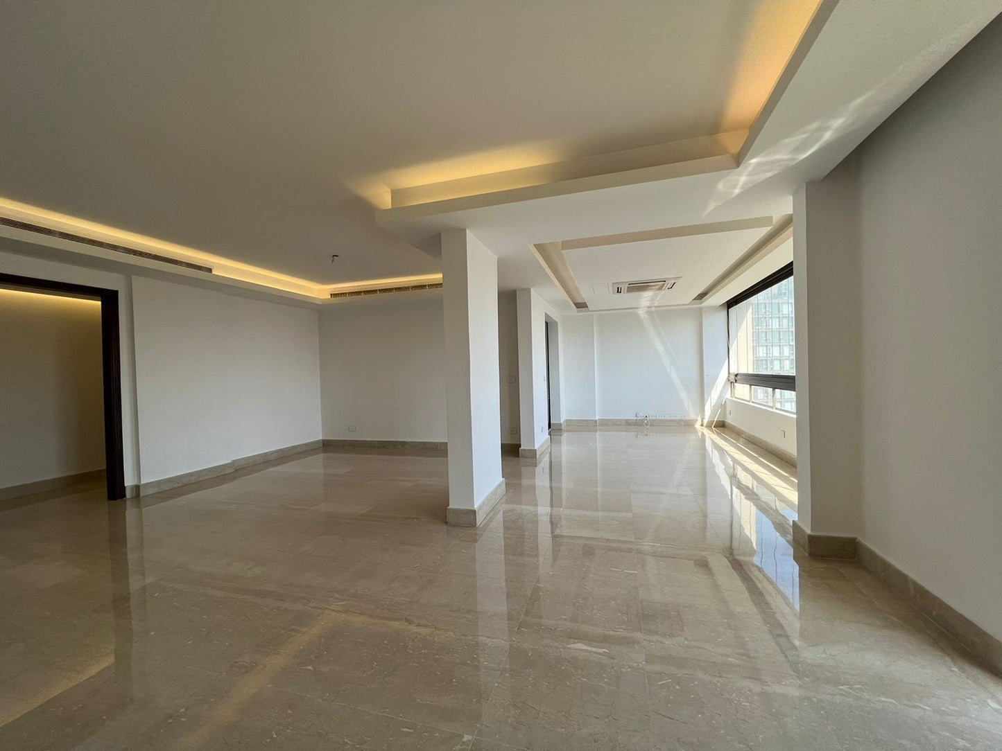 Apartment for sale in Achrafiyeh - شقة للبيع في الأشرفية