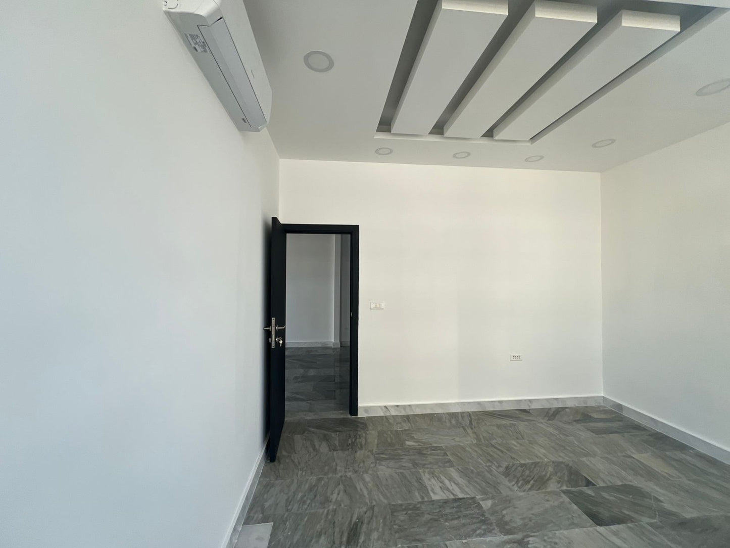 Store for rent in Zalka - محل للإيجار في الزلقا