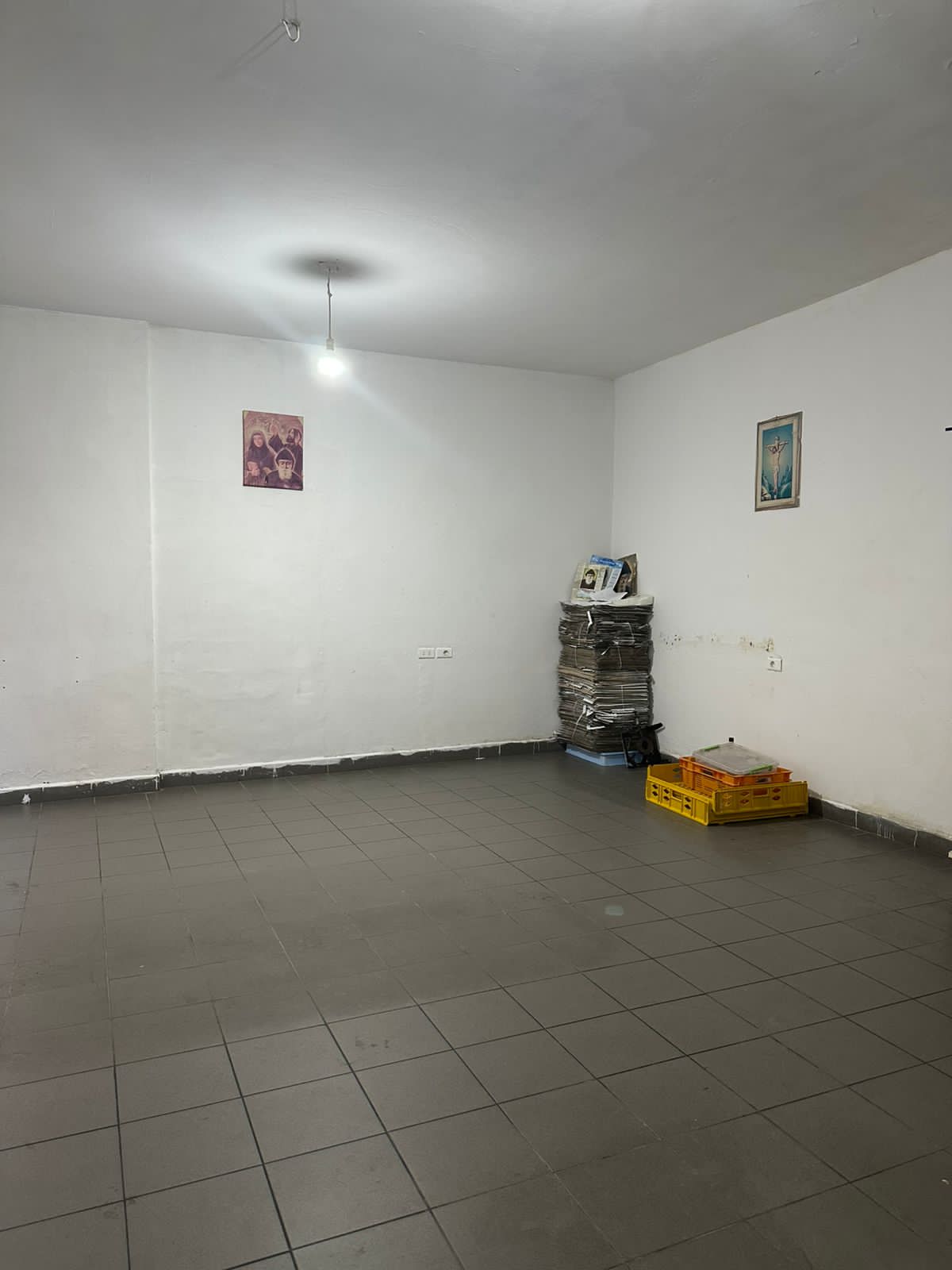 Shop for rent in Jbeil - محل للإيجار في جبيل