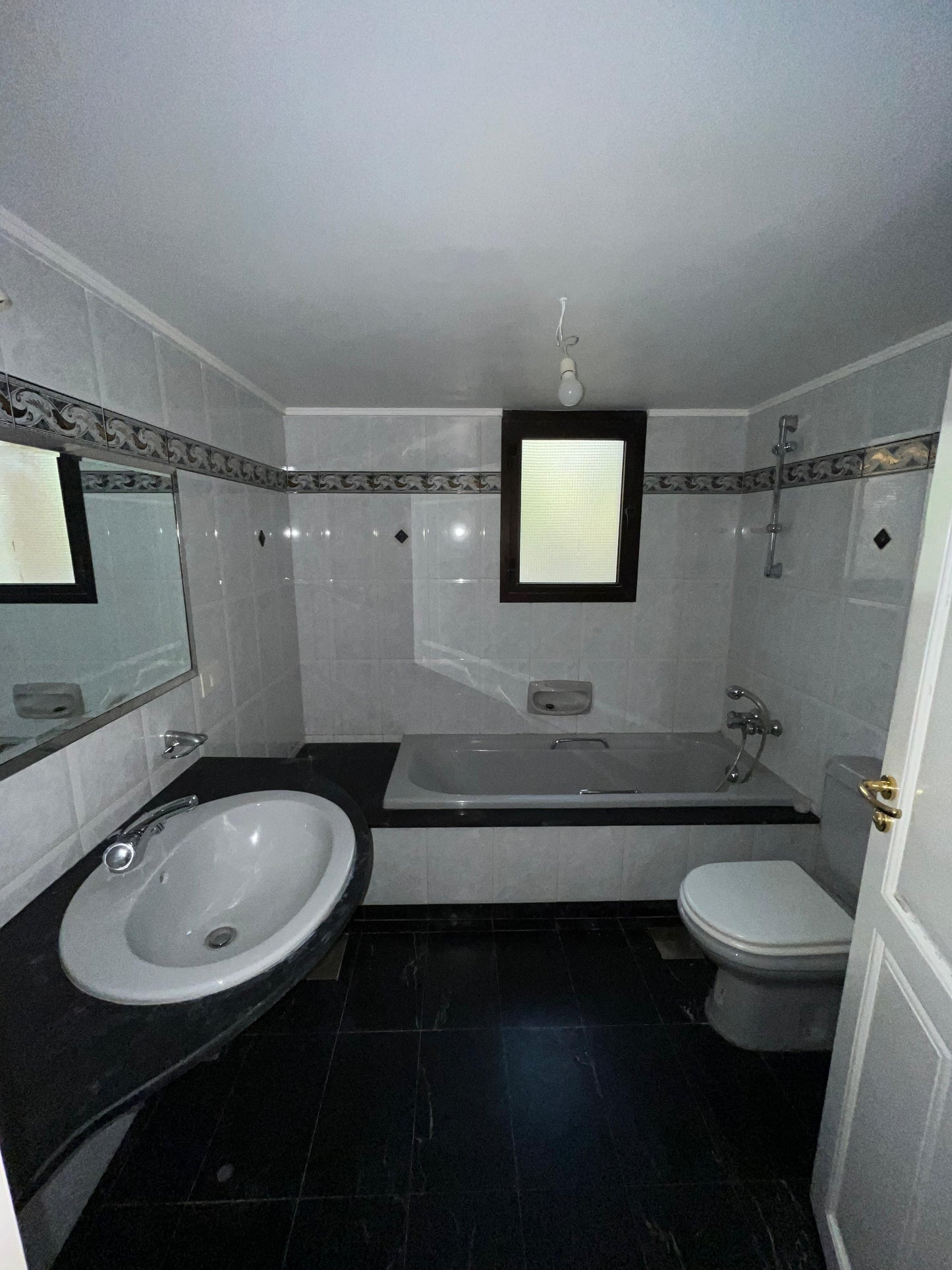 Apartment for rent in Mtayleb - شقة للإيجار في المطيلب