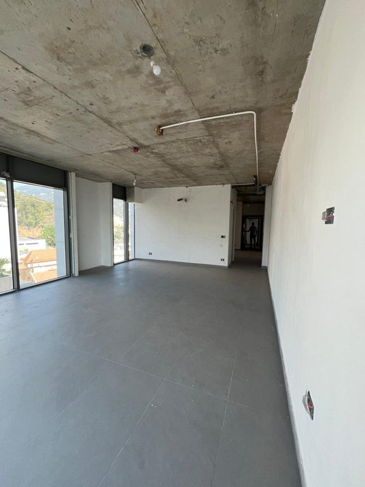 Office for rent in Antelias - مكتب للإيجار في أنطلياس