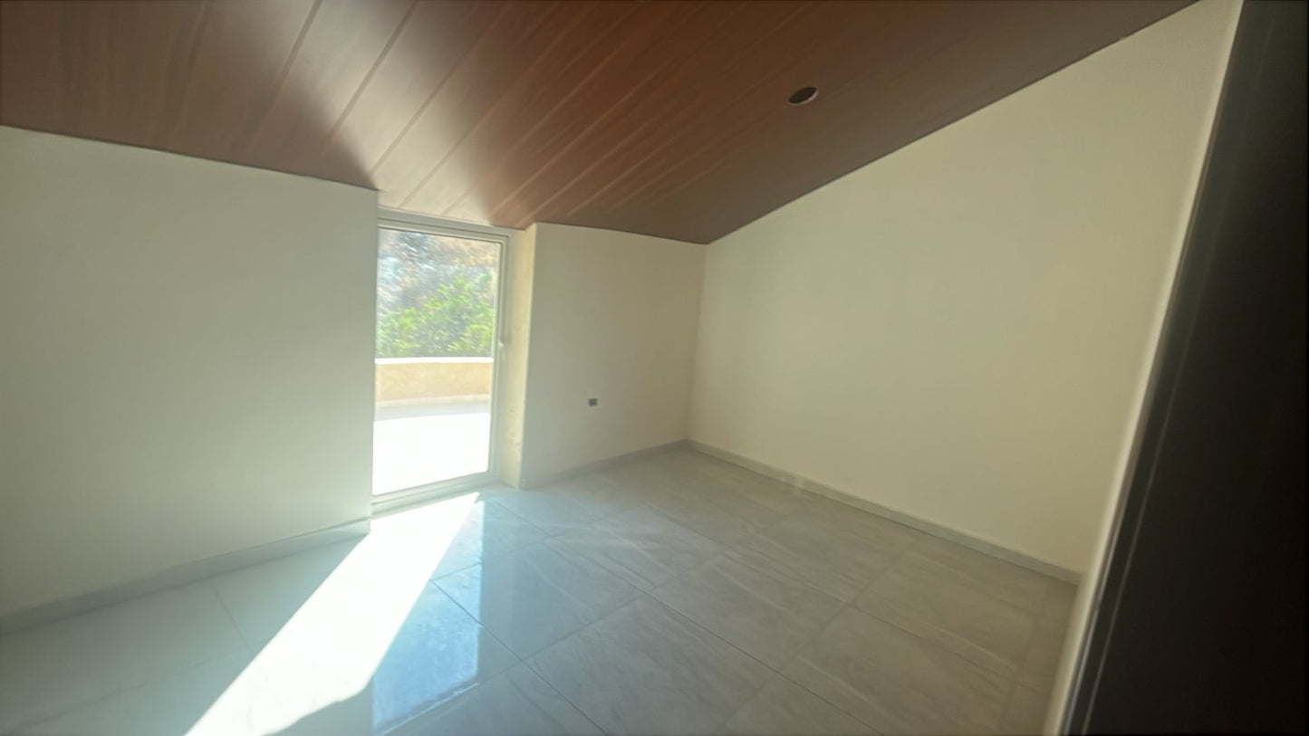 Apartment for sale in Khaldeh - شقة للبيع في خلدة