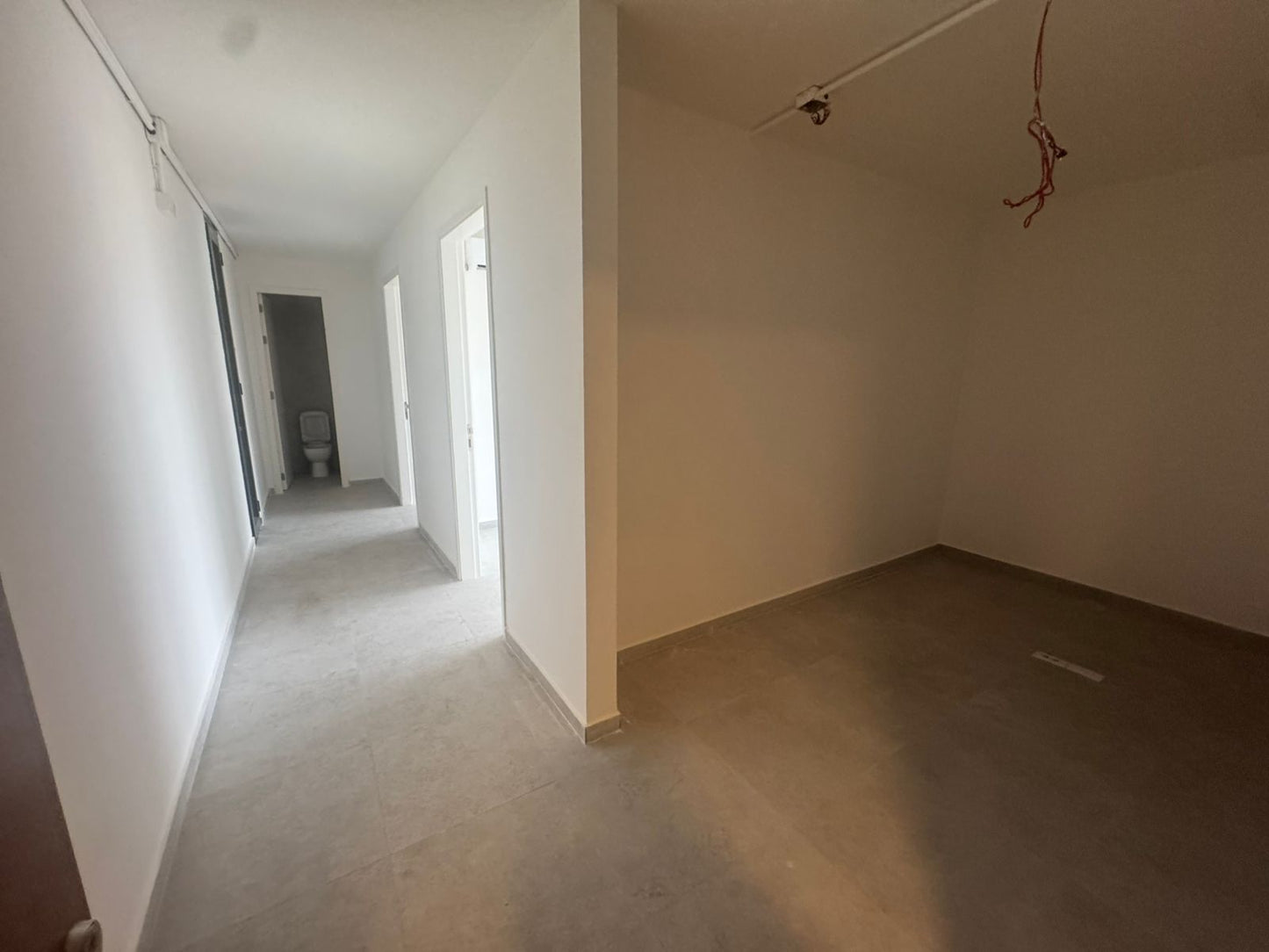 Office for rent in Dbayeh - مكتب للإيجار في ضبية