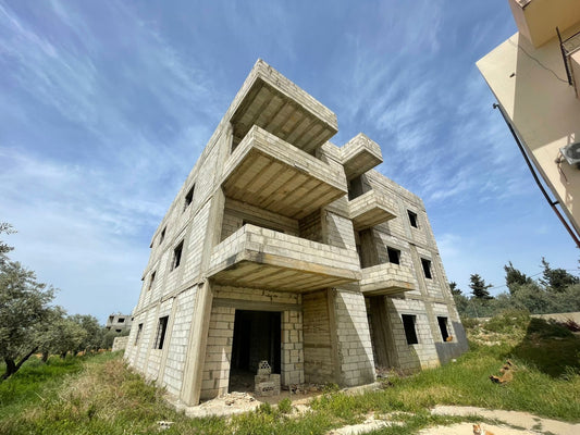 Building for sale in Bziza - عقار للبيع في بزيزا