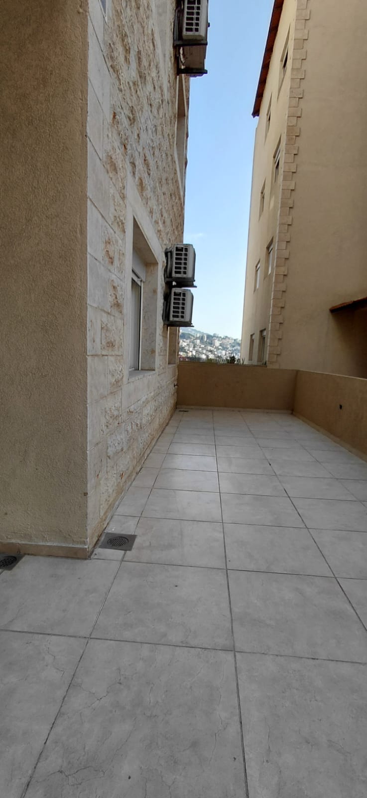 Apartment for sale in Nahr Ibrahim - شقة للبيع في نهر إبراهيم GM140K