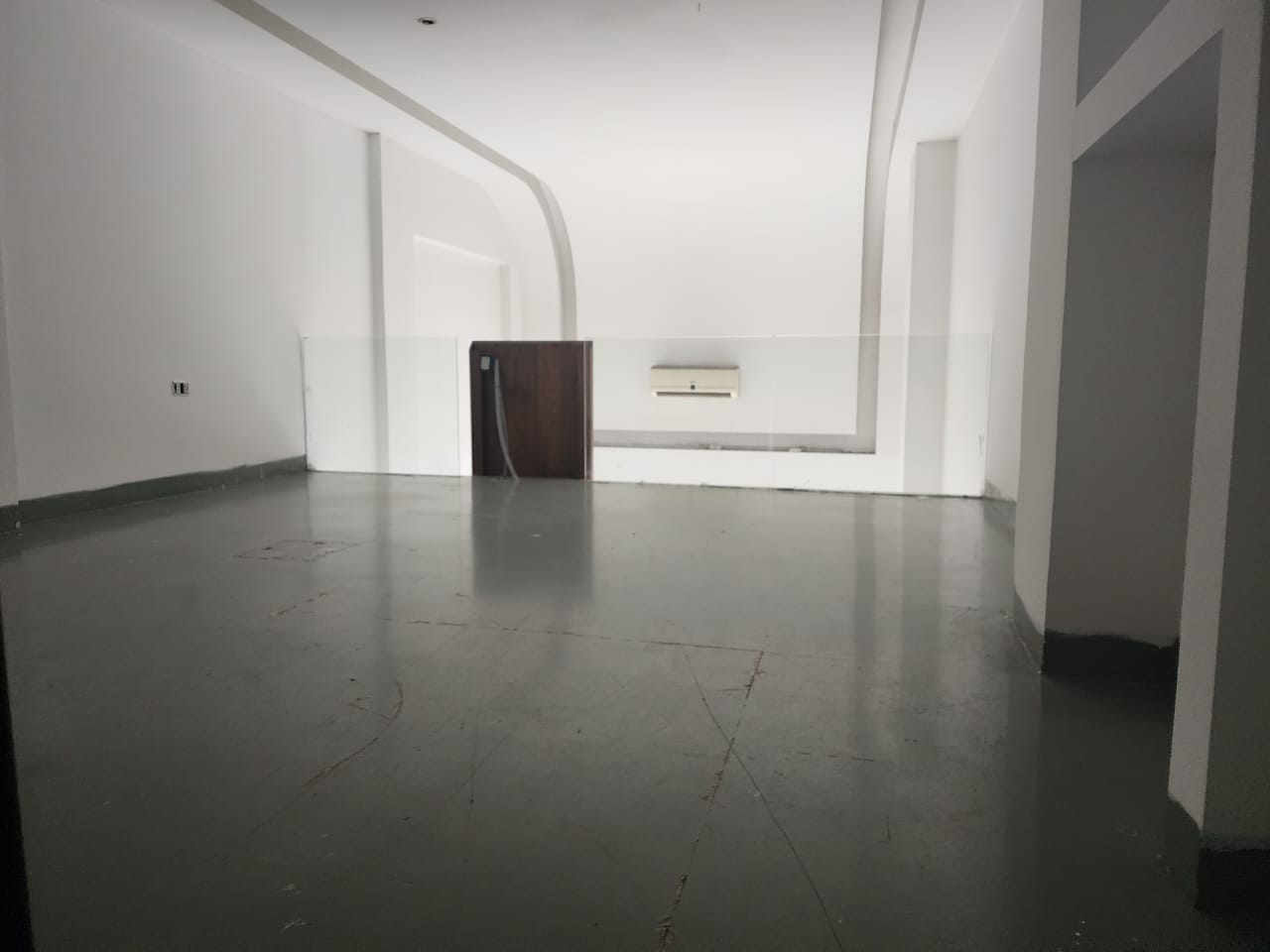 Shop for sale in Sin El Fil - محل للبيع في سن الفيل GM307R