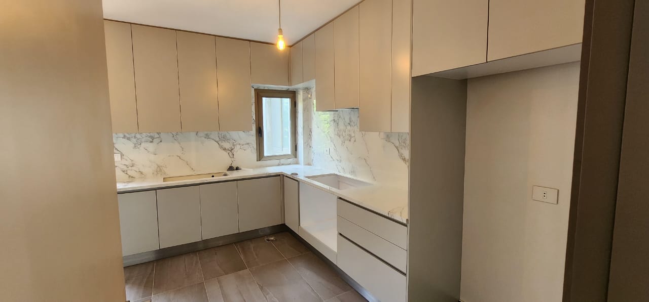 Apartment for sale in Aylout-Mansourieh - شقة للبيع في عيلوت GM106AJ