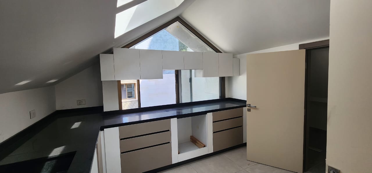 Duplex for sale in Aylout-Mansourieh - دوبلكس للبيع في عيلوت-المنصورية GM107AJ