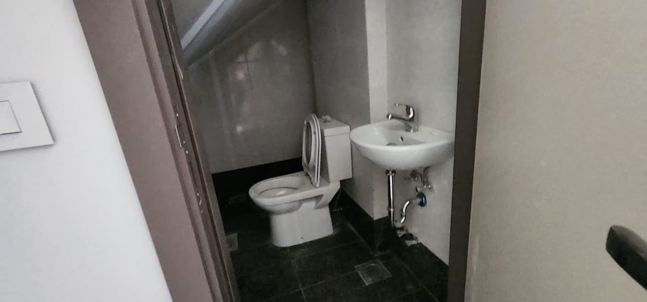 Duplex for sale in Aylout-Mansourieh - دوبلكس للبيع في عيلوت-المنصورية GM107AJ