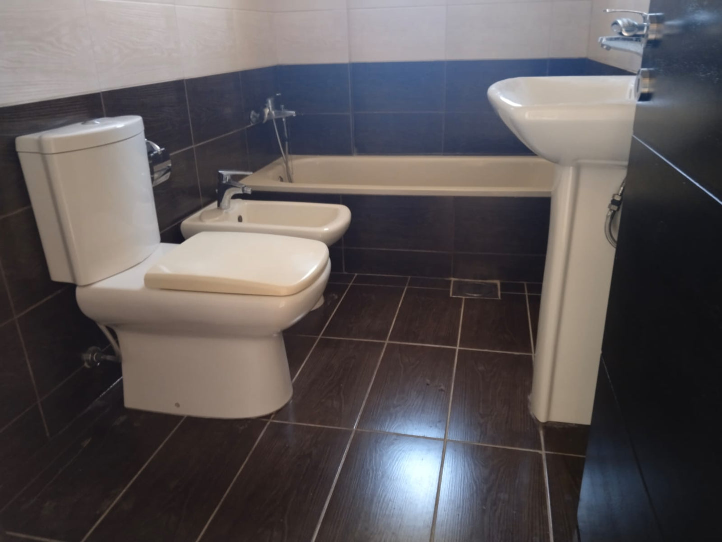 Apartment for sale in Amchit - شقة للبيع في عمشيت GM104EC