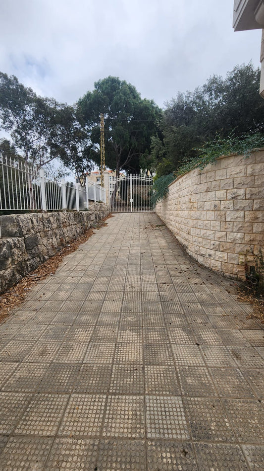 Villa for sale in Gherfine - فيلا للبيع في غُرفين