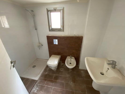 Apartment for sale in Haret Sakher - شقة للبيع في حارة صخر GM100YA