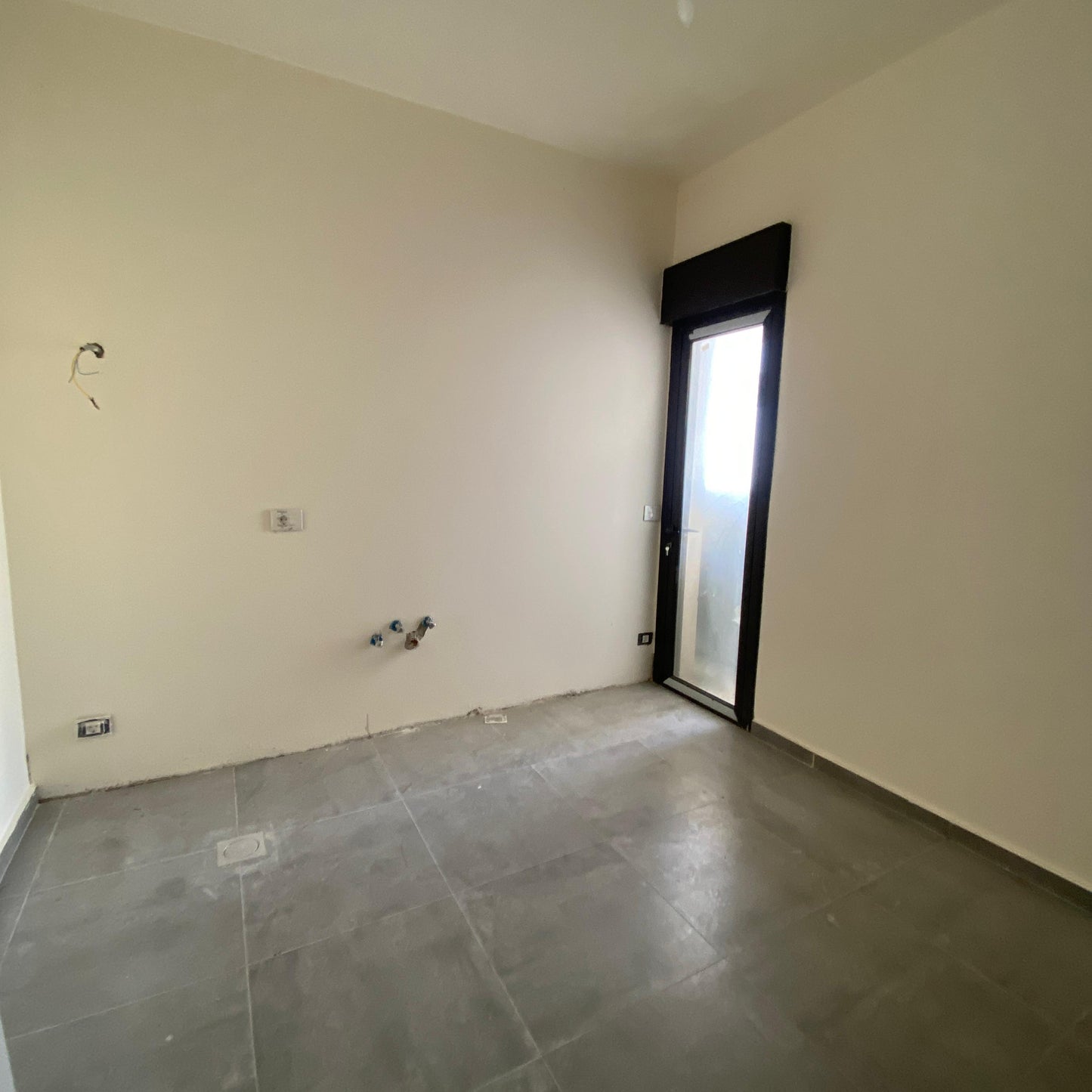 Apartment for sale in Jbeil - شقة للبيع في جبيل GM107YA