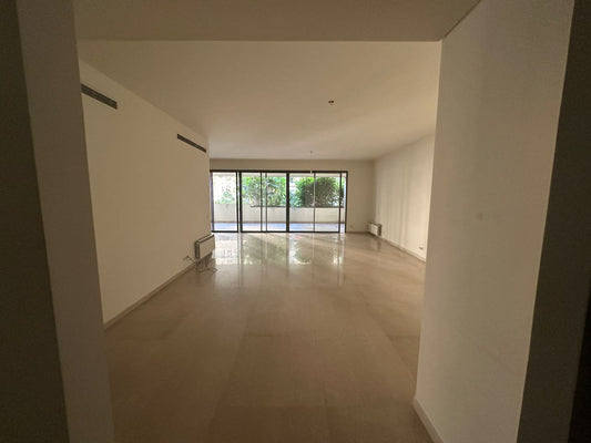 Apartment for rent in Achrafieh - شقة للإيجار في الأشرفية GM105AD