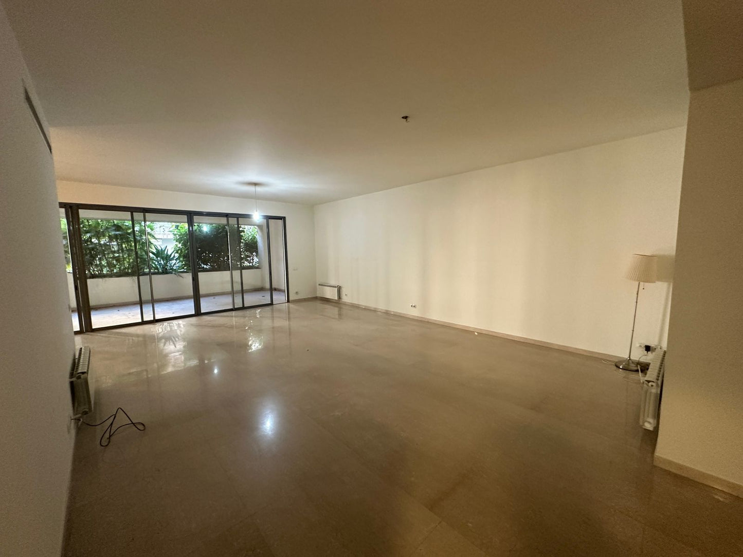 Apartment for rent in Achrafieh - شقة للإيجار في الأشرفية GM105AD