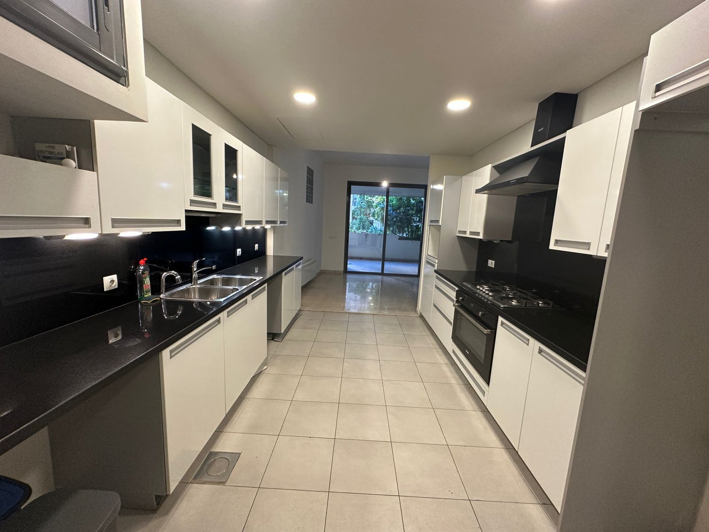 Apartment for rent in Achrafieh - شقة للإيجار في الأشرفية GM105AD