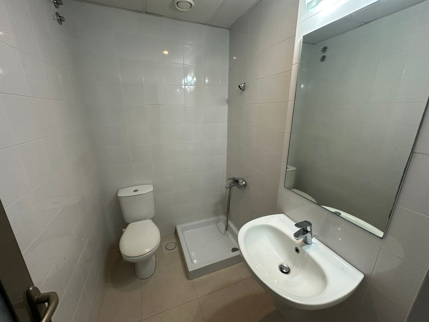 Apartment for rent in Achrafieh - شقة للإيجار في الأشرفية GM106AD