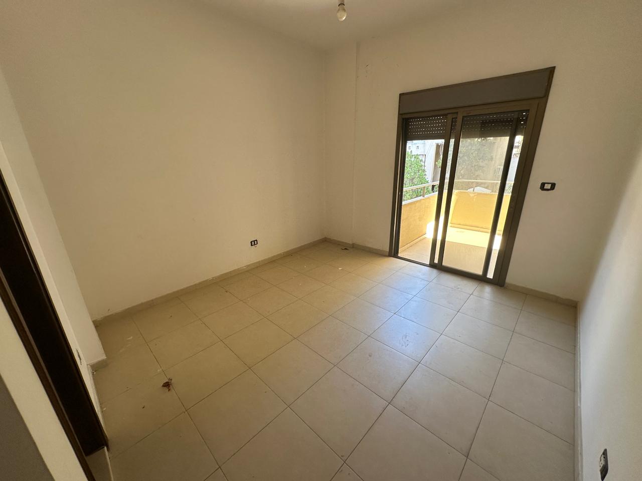Apartment for sale in Hadath - شقة للبيع في الحدث GM108AD