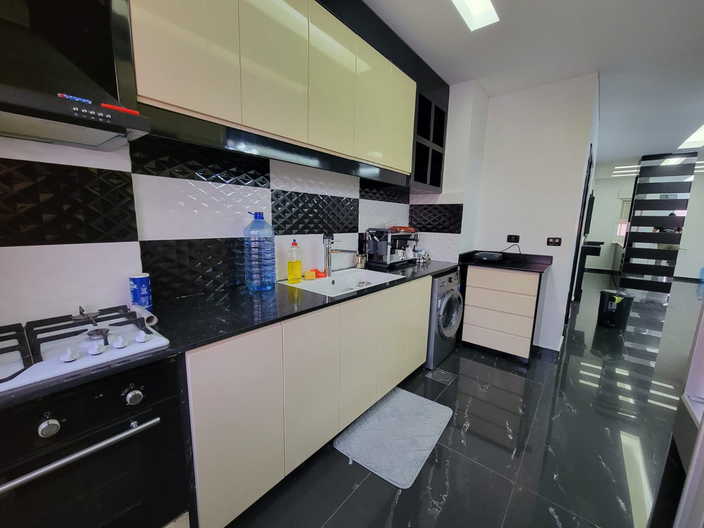 Apartment for sale in Halat - شقة للبيع في حالات GM100CD