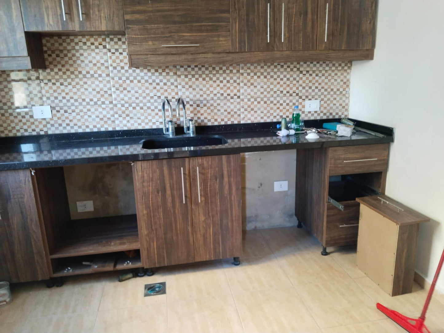 Apartment for rent in Amchit - شقة للإيجار في عمشيت GM114EC