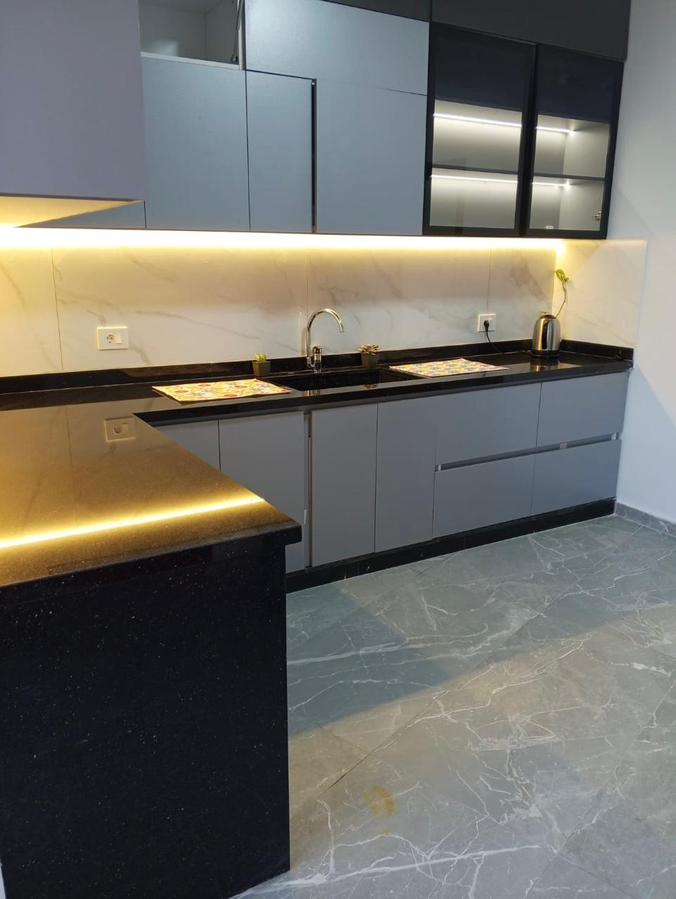 Apartment for rent in Amchit - شقة للإيجار في عمشيت GM115EC