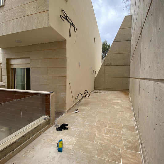 Apartment for sale in Jbeil - شقة للبيع في جبيل GM114YA