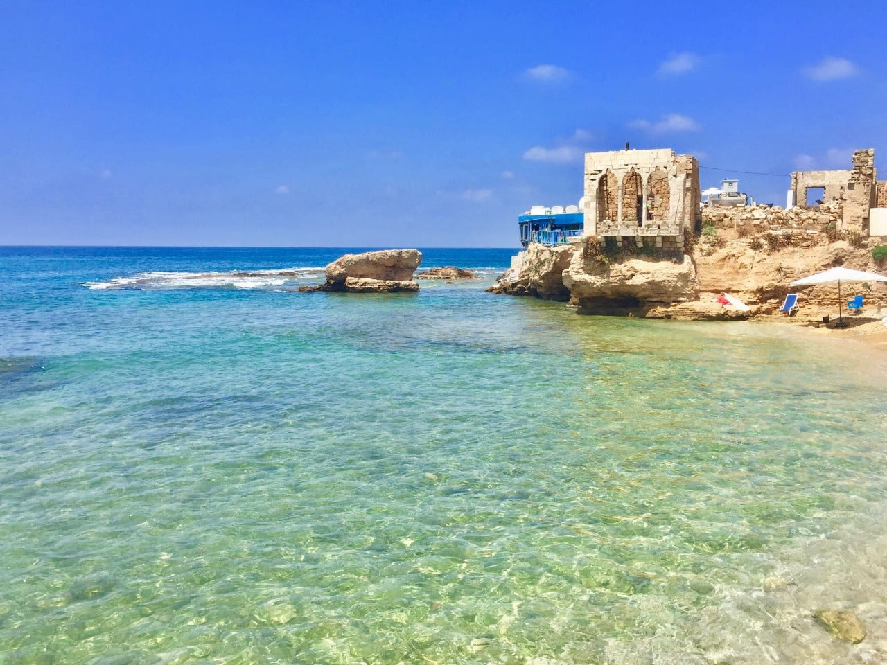 Building for sale in Batroun - مبنى للبيع في البترون GM204A
