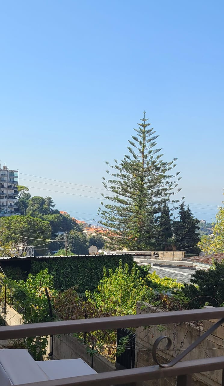 Apartment for sale in Broumana - شقة للبيع في برمانا GM137G