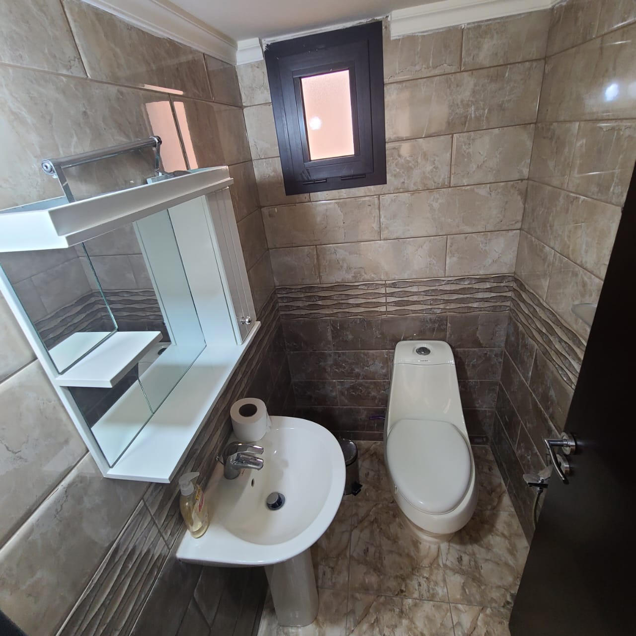 Apartment for sale in Jbeil - شقة للبيع في جبيل GM138G