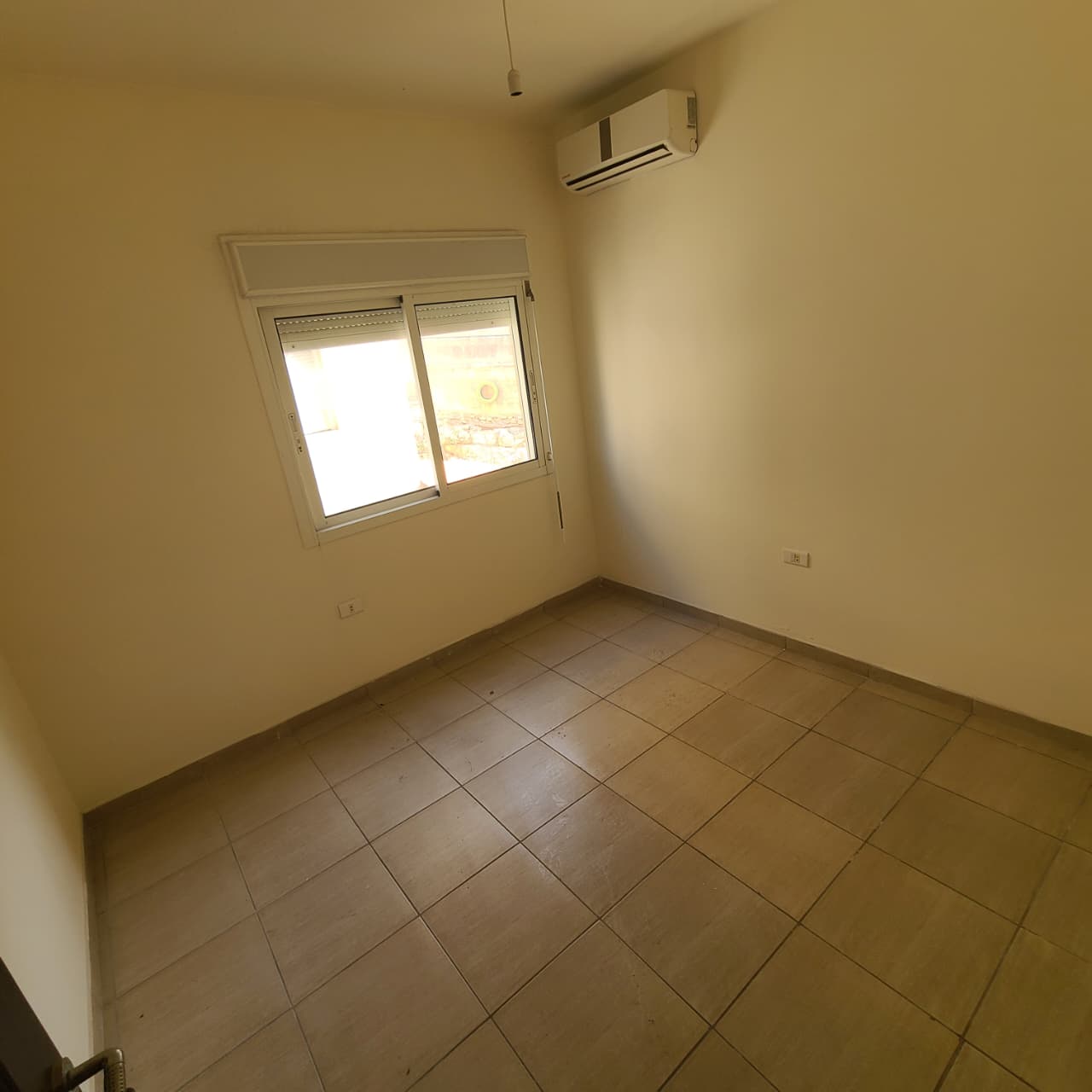 Apartment for sale in Hosrayel - شقة للبيع في حصرايل GM139G