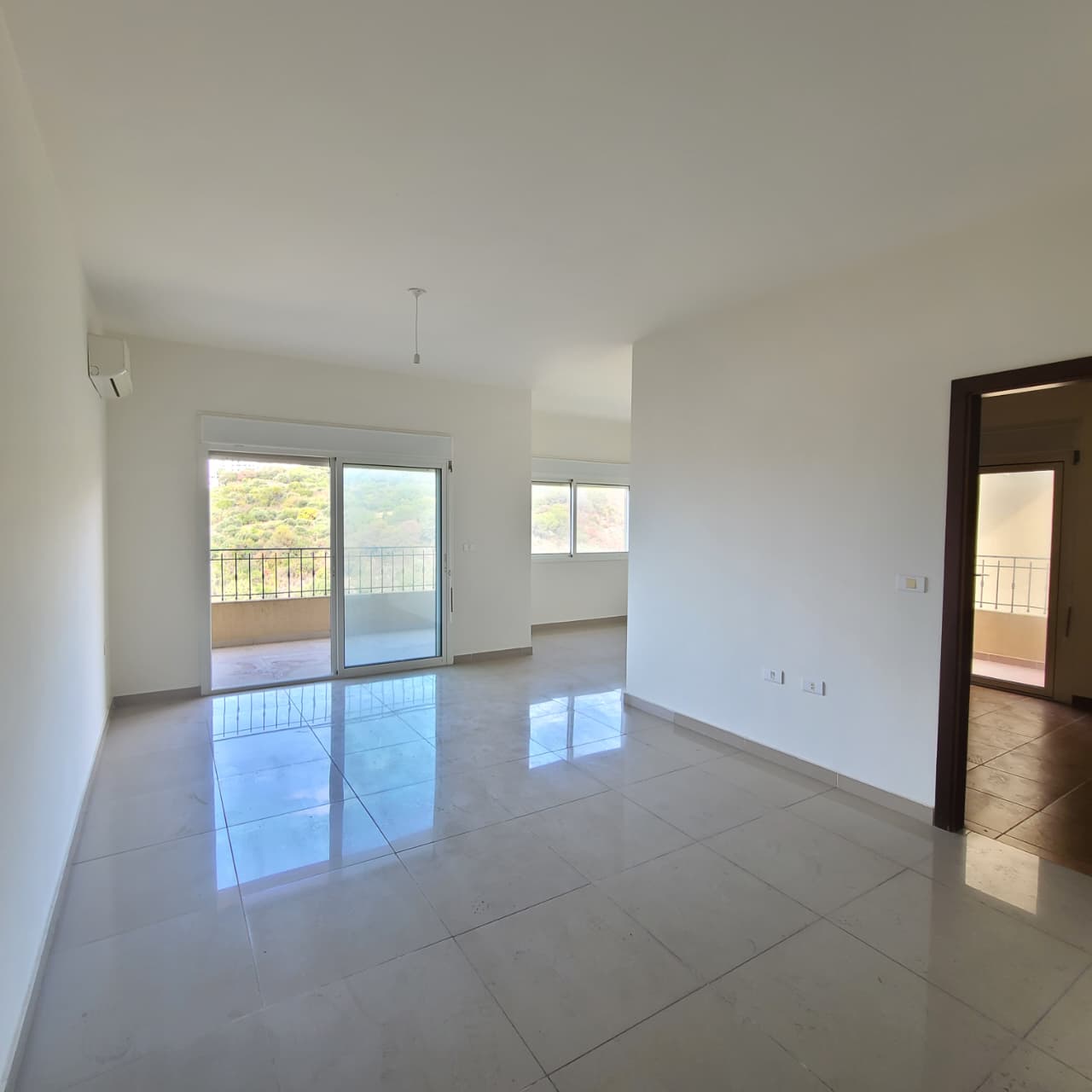 Apartment for sale in Hosrayel - شقة للبيع في حصرايل GM139G