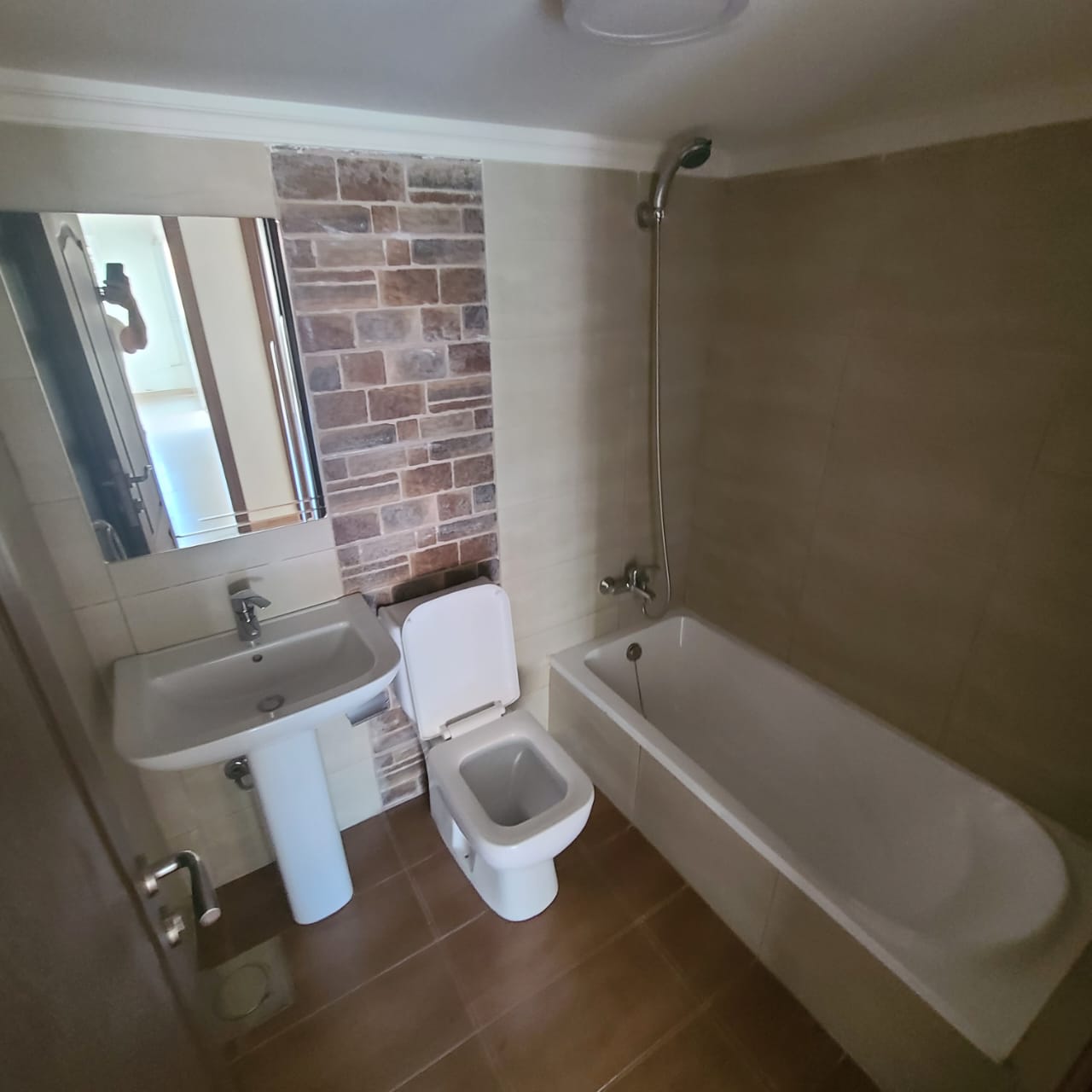 Apartment for sale in Nahr Ibrahim - شقة للبيع في نهر إبراهيم GM140G