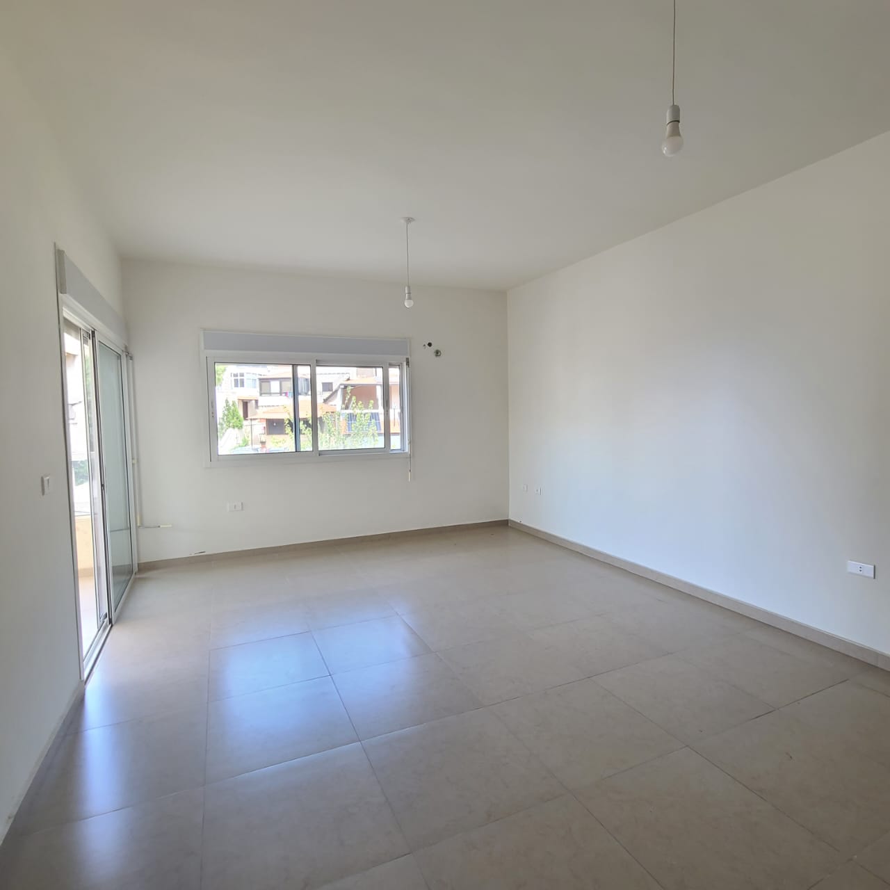 Apartment for sale in Nahr Ibrahim - شقة للبيع في نهر إبراهيم GM140G