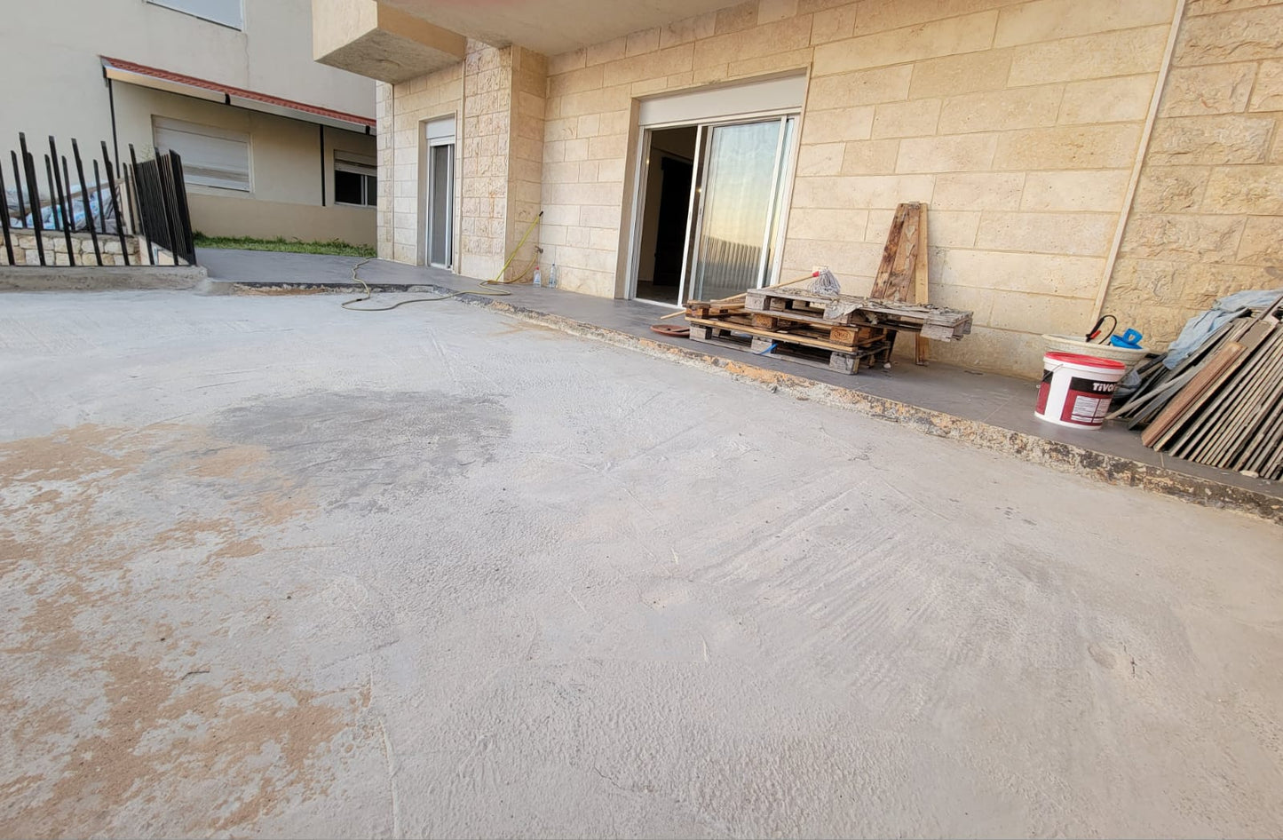 Apartment for sale in Nahr Ibrahim - شقة للبيع في نهر إبراهيم GM111CD