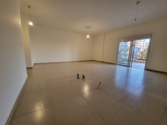 Apartment for sale in Nahr Ibrahim - شقة للبيع في نهر إبراهيم GM111CD