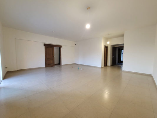 Apartment for sale in Nahr Ibrahim - شقة للبيع في نهر إبراهيم GM111CD