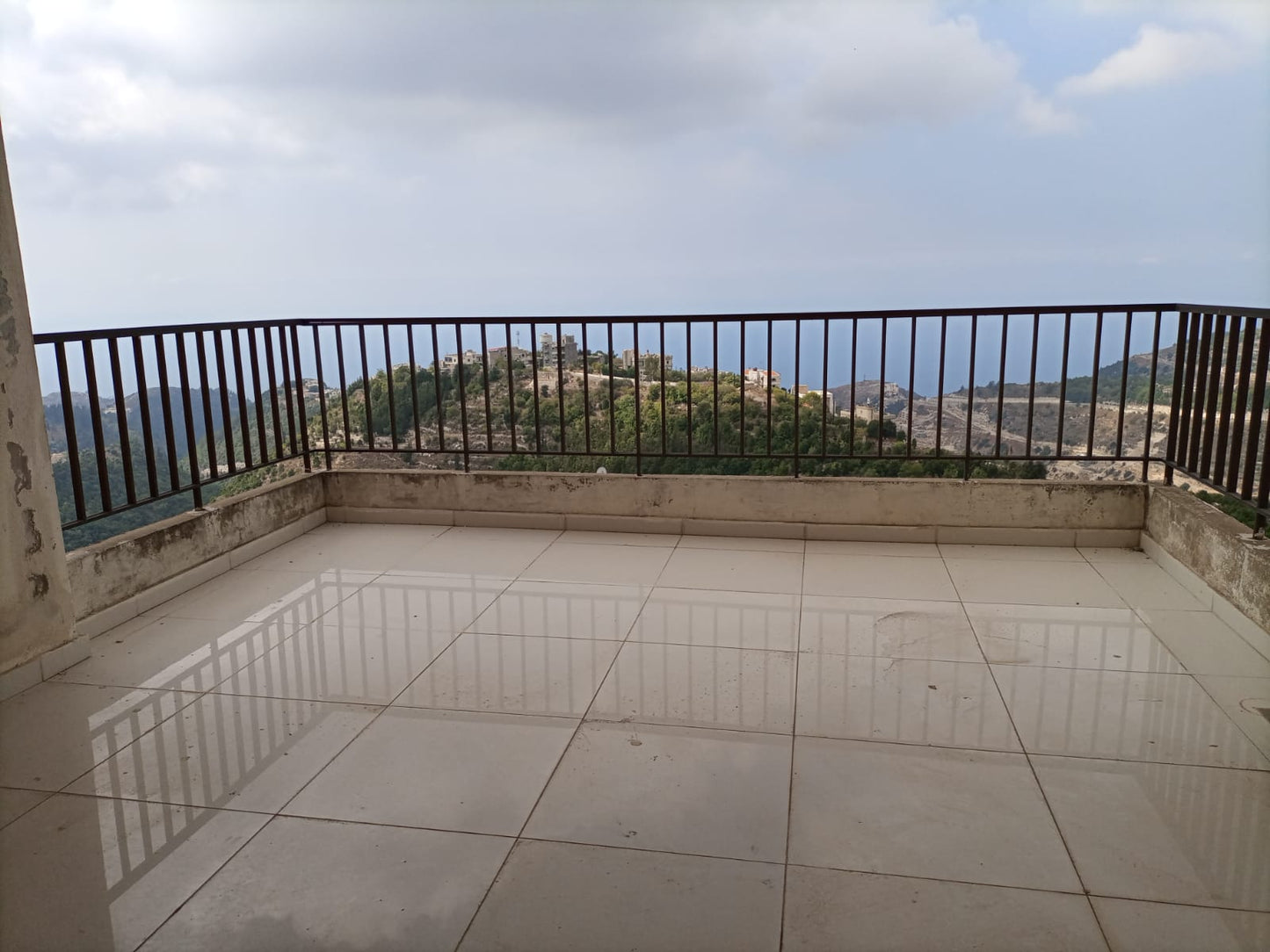Apartment for sale in Ghedres - شقة للبيع في غدرِاس GM106RM