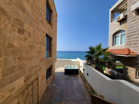 Sea Front Villa for sale in Halat - فيلا مطلة على البحر للبيع في حالا GM118CD