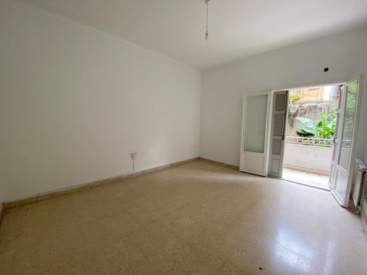 Apartment for Rent in Haret Sakher - شقة للإيجار في حارة صخر GM125YA