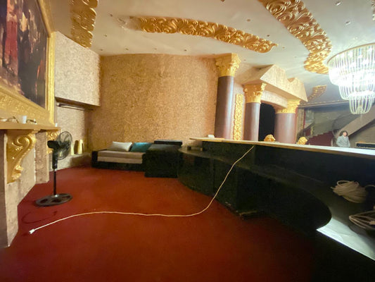 Commertial hall for rent in Jbeil - قاعة تجارية للإيجار في جبيل GM133MM