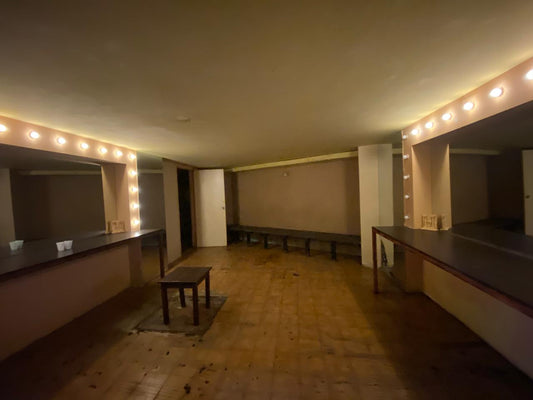 Commertial hall for rent in Jbeil - قاعة تجارية للإيجار في جبيل GM133MM