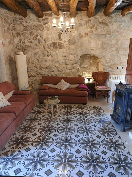 Triplex for sale in Meshmesh - منزل ثلاثي للبيع في مشمش GM132SZ