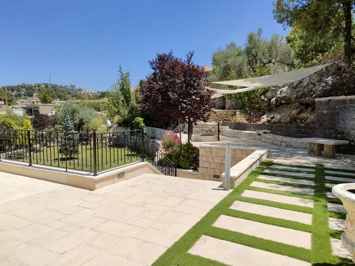 GMB186SZ - Triplex For Sale In Mechmech - تريبلكس للبيع في مشمش