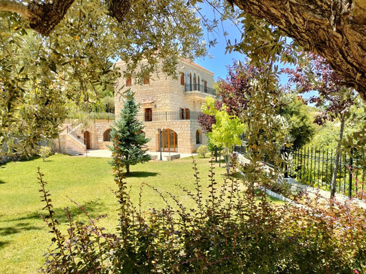 Triplex for sale in Meshmesh - منزل ثلاثي للبيع في مشمش GM132SZ