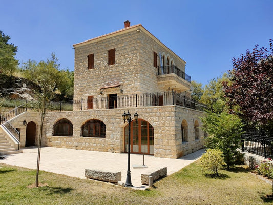 Triplex for sale in Meshmesh - منزل ثلاثي للبيع في مشمش GM132SZ