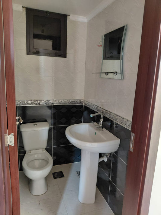 Apartment For Sale In Halat - شقة للبيع في حالات- GM136SZ