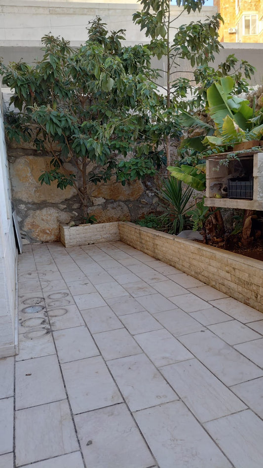 Apartment For Sale In Hosrayel - شقة للبيع في حصرايل - GM137SZ