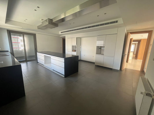 Apartment for sale in Rawcheh - شقة للبيع في الروشة GM106AY